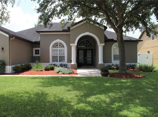 2409 Fountain Grass Dr, Valrico, FL 33594