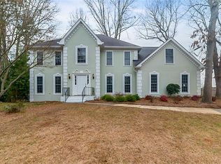 808 Valbrook Ct, Lilburn, GA 30047
