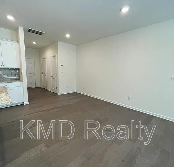 260 Abington St — Photo 5