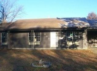 907 Preston Rd, West Memphis, AR 72301