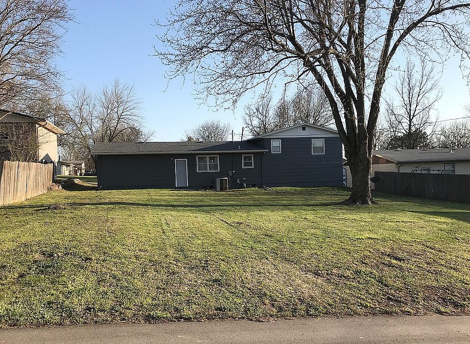 1031 Lane St, Clay Center, KS 67432 Zillow