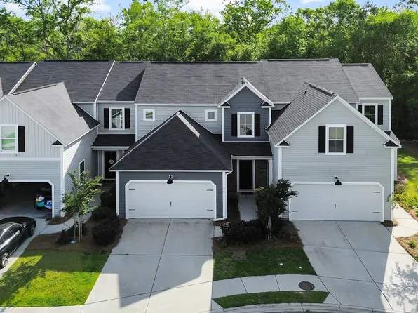 35 Crown Ct #208, Richmond Hill, GA 31324