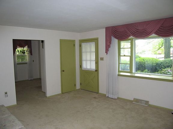 Newly carpeted Living Room