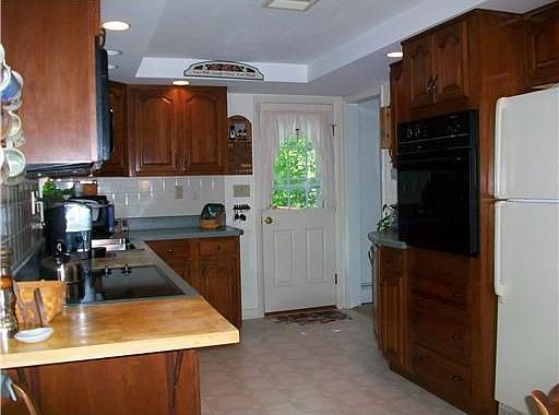 3rd image of 55 Continental Dr