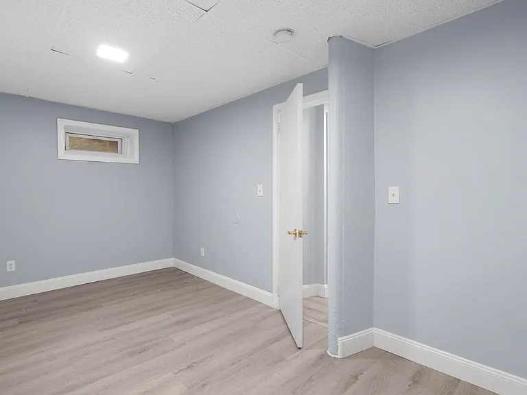 61 Revere St — Photo 9