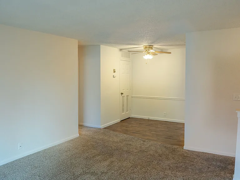 Apple Creek Apartments — Photo 10