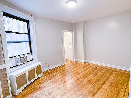 4th image of 25-21 31st Ave #D15
