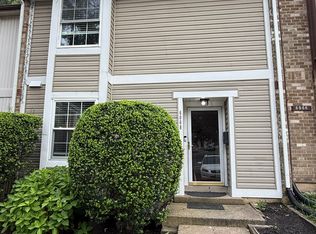 6068 Hollow Hill Ln, Springfield, VA 22152