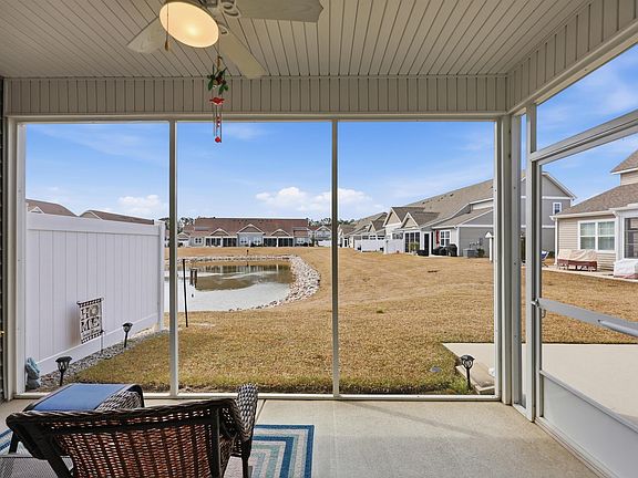 4th image of 131 Machrie Loop D End Unit