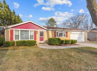 45 Bunkerhill Ave, South Elgin, IL 60177