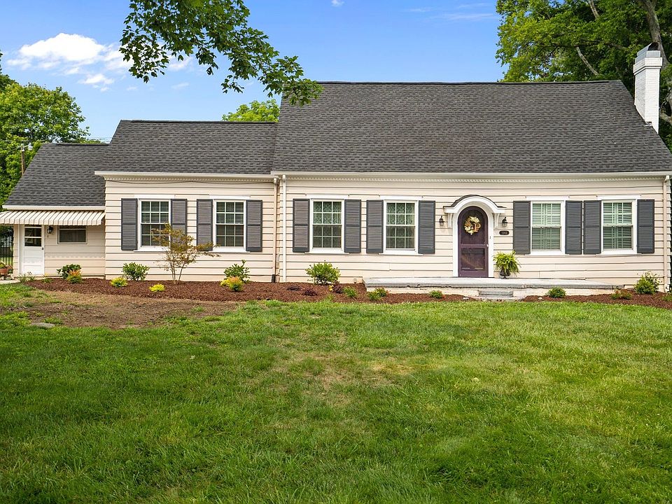 1st image of 1203 College St