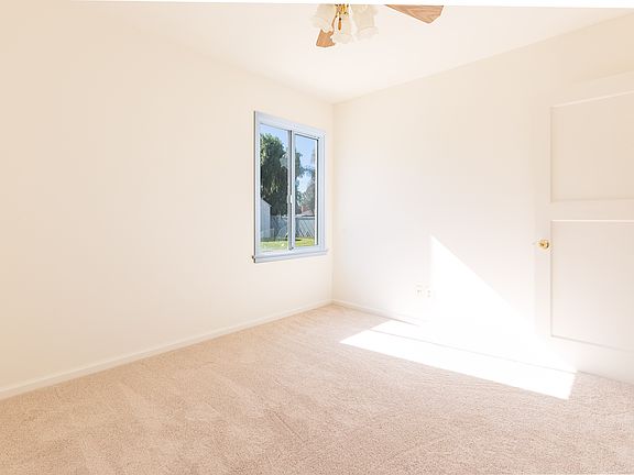 4th image of 458 Park Way
