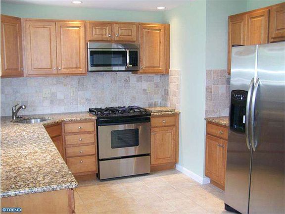 5th image of 4508 Roslyn Dr