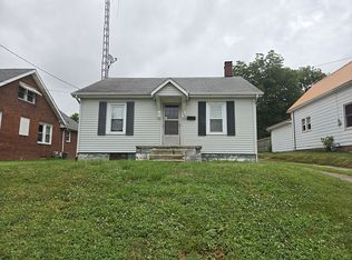 320 N 5th St, Albion, IL 62806