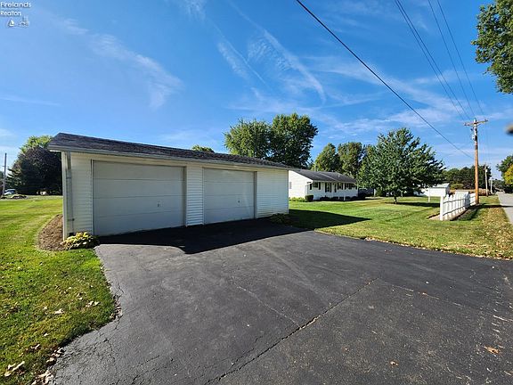 5th image of 552 Michael Ave
