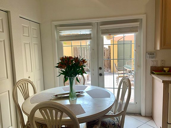 4th image of 188 W Thatch Palm Cir