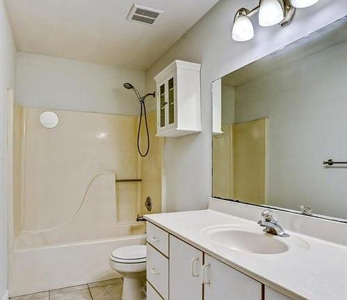 2nd image of 2028 Adams Ave