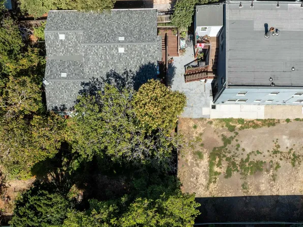 5719 Shattuck Ave, Oakland, CA 94609