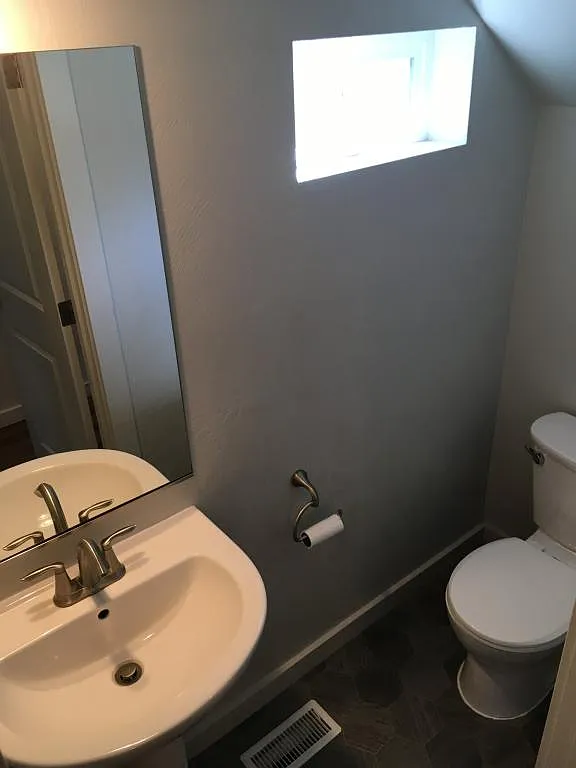 403 Cleveland Street SE — Photo 4