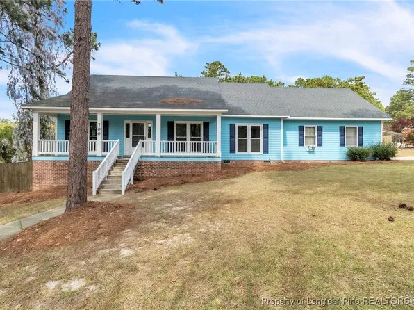 700 Stonington Dr, Fayetteville, NC 28311
