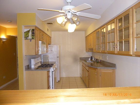 3rd image of 1511 N Windsor Dr APT 207