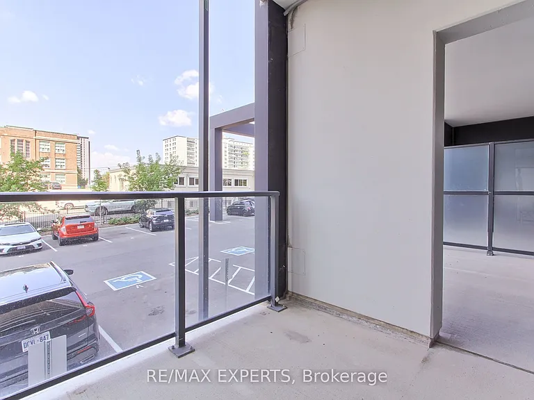 741 King St W #103 — Photo 35
