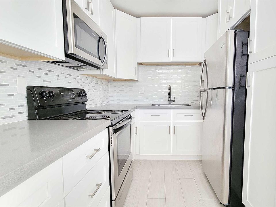 1st image of 930 N 14th Ct APT 7
