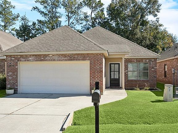 2nd image of 127 Mirabeau Pl