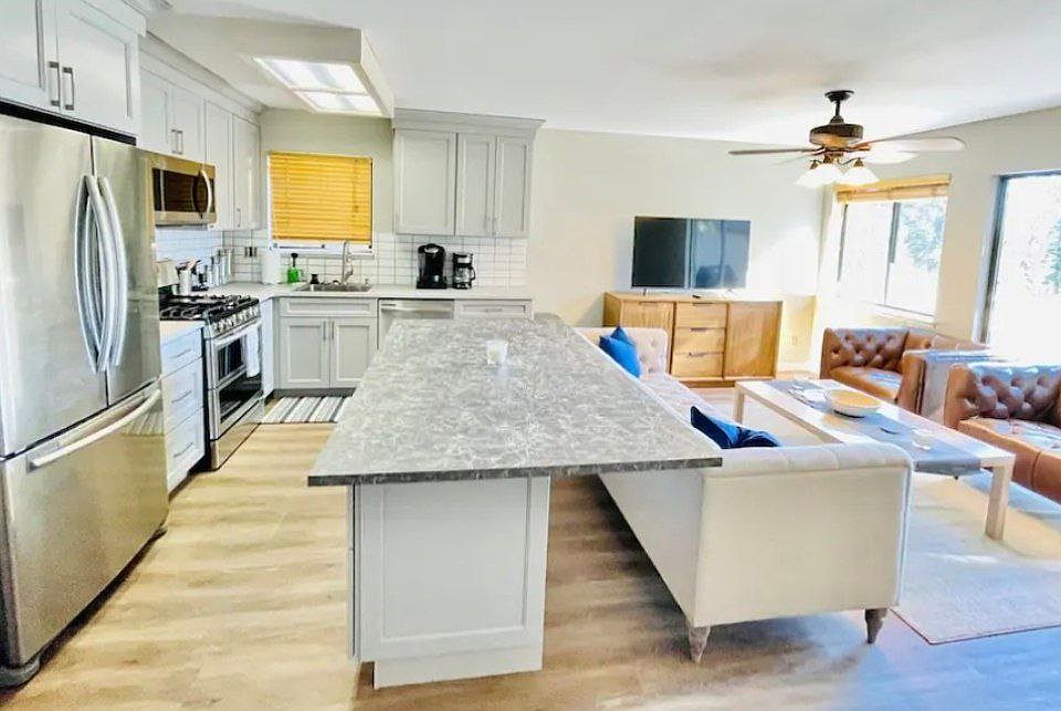 1st image of 317 Cottonwood Ct #5