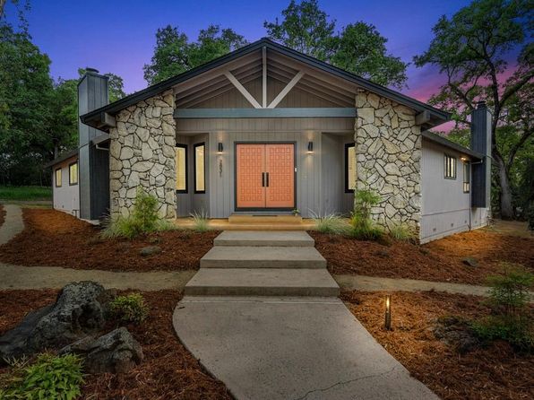 2831 Royal Park Dr, Cameron Park, CA 95682