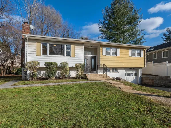 25 Jackson Street, Glen Cove, NY 11542