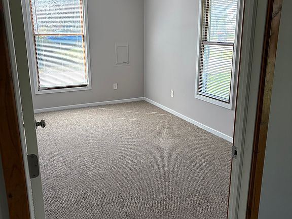 4th image of 558 W 23rd St #560