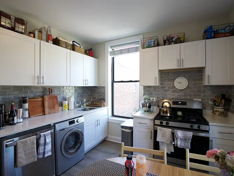 2909 N Mildred Ave #4 — Photo 3
