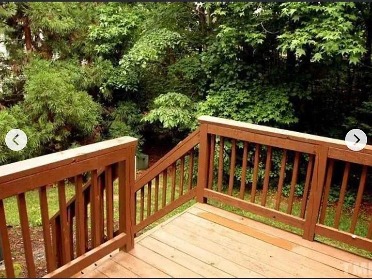 108 Climbing Ivy Ct — Photo 17