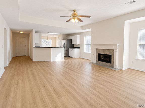 5th image of 1691 Hawthorne Ln