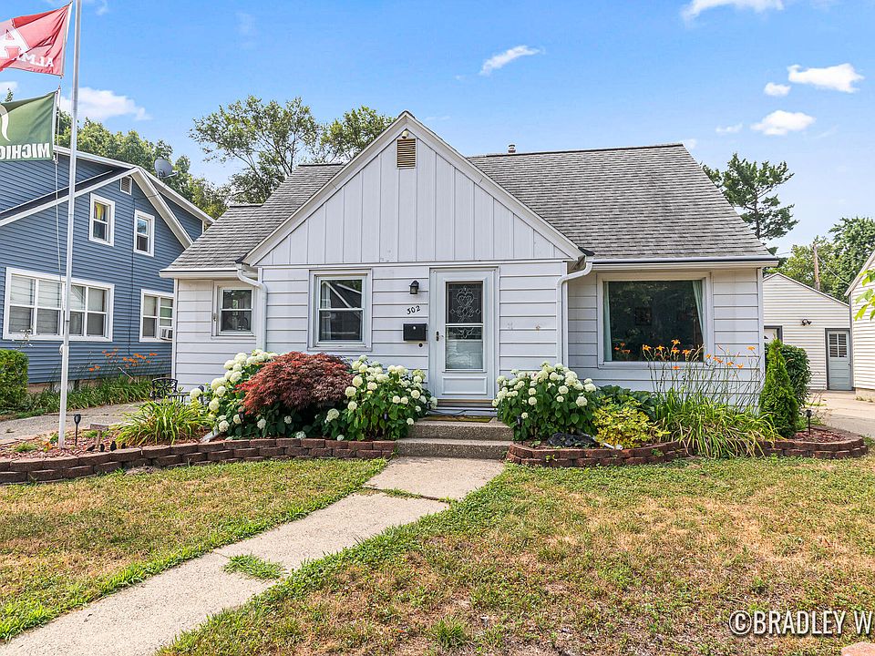 1st image of 302 W 22nd St
