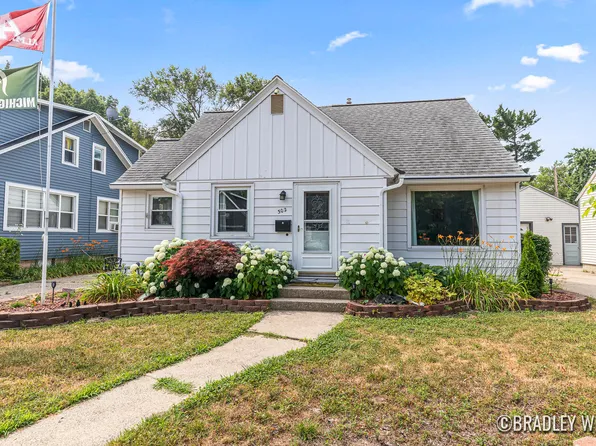 302 W 22nd St, Holland, MI 49423