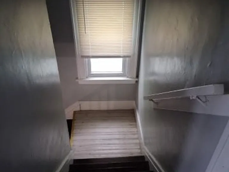 695 Algonquin St — Photo 14