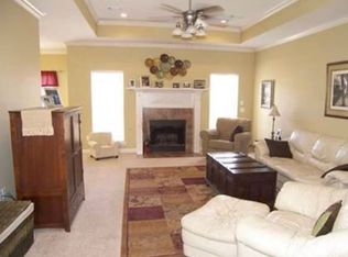2 Shady Cv, Maumelle, AR 72113
