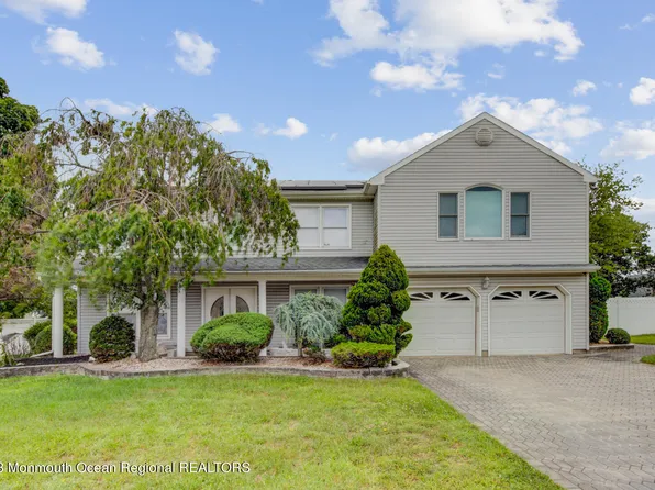 6 Buckingham Court, Hazlet, NJ 07730