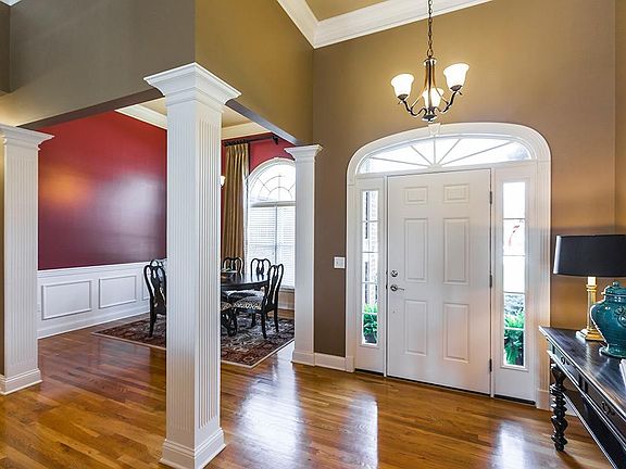 4th image of 1033 Bay Colony Dr