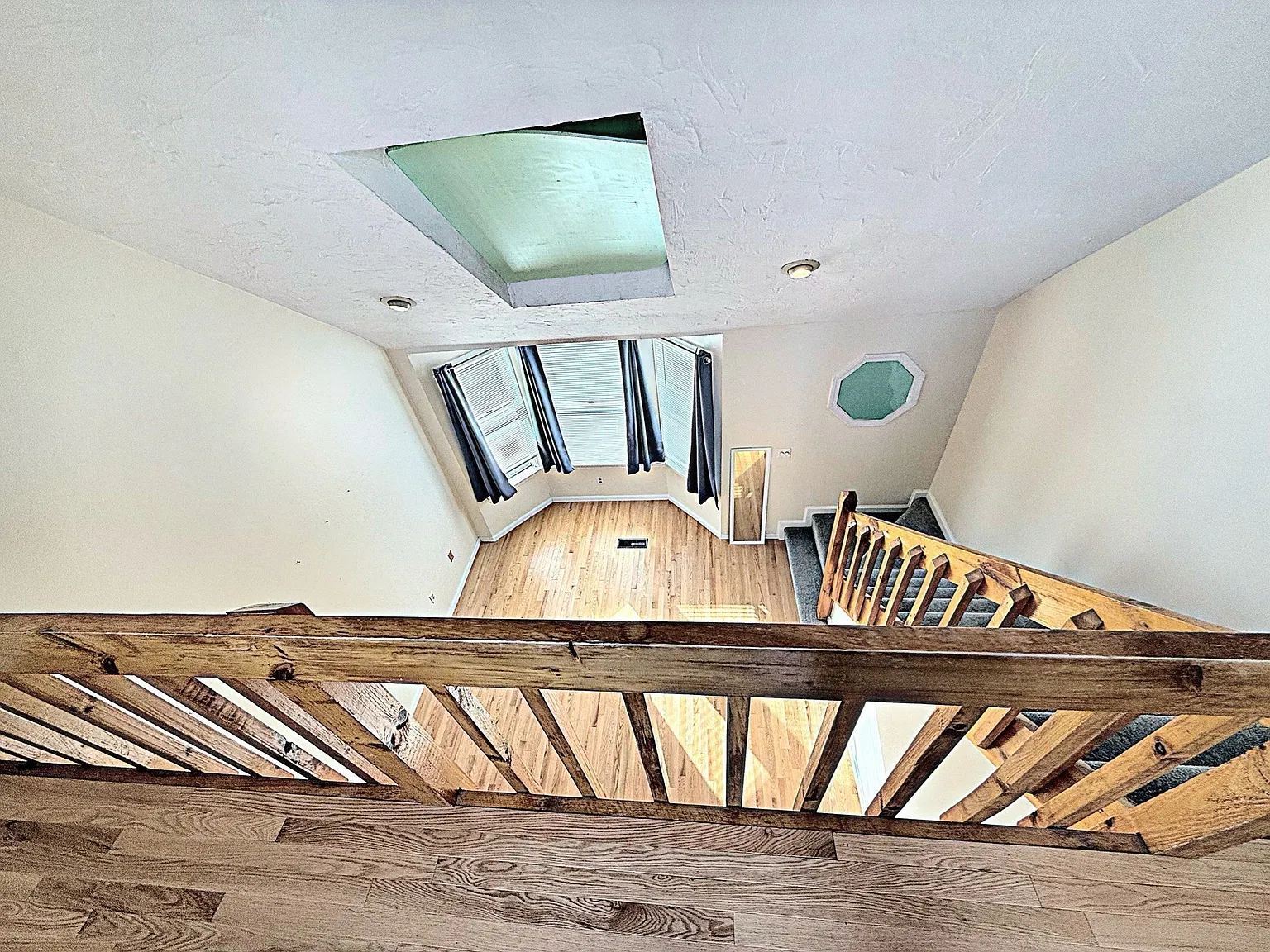 2 bed, 1.5 bath, 1260 sqft, $2,800 — Photo 3