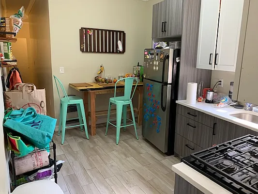 Rented by Premier Metro Realty Corp | media 18