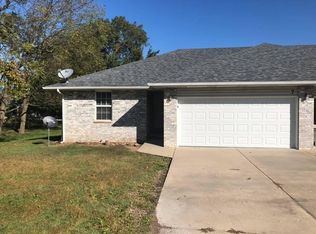 7 W Summit St APT B, Aurora, MO 65605
