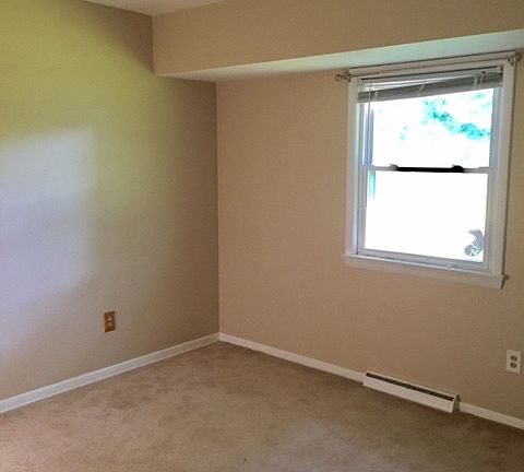3rd image of 1318 Blueberry Hill Dr