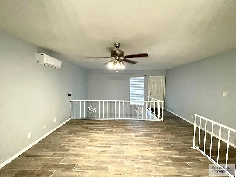 806-2 Continental Cir — Photo 12