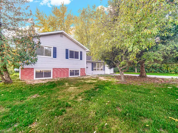 25 E Hoehn St, Wheatfield, IN 46392