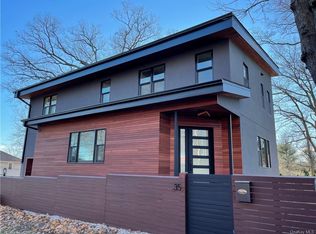 35 Florence St, Yonkers, NY 10704