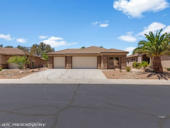 3rd image of 483 Woods Ct