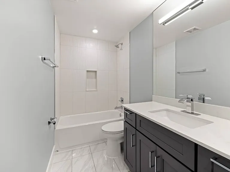 1609 Holbrook St NE #2 — Photo 24